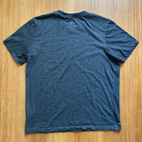 Nike Dri-Fit Grey Heather Shirt Size Large - Picture 3 of 3